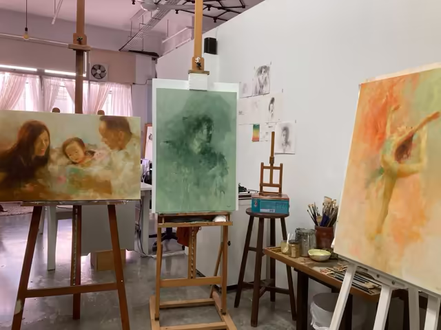 studio of singapore portrait artist kelvin lim