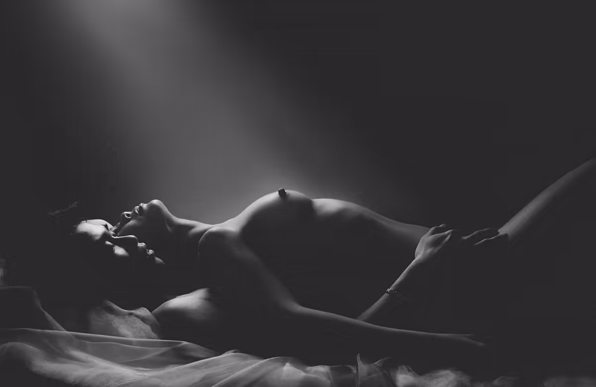 artistic nude couple boudoir Singapore monochrome — Kelvin Lim Photography